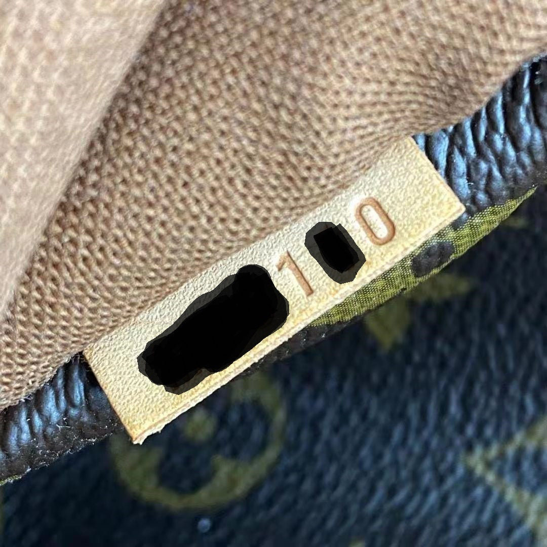 LOUIS VUITTON MONOGRAM CANVAS TOTALLY MM