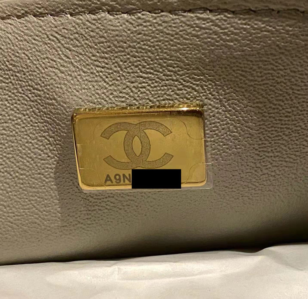 CHANEL 22C MINI SQUARE FLAP BAG LAMBSKIN LIGHT GREY LGHW