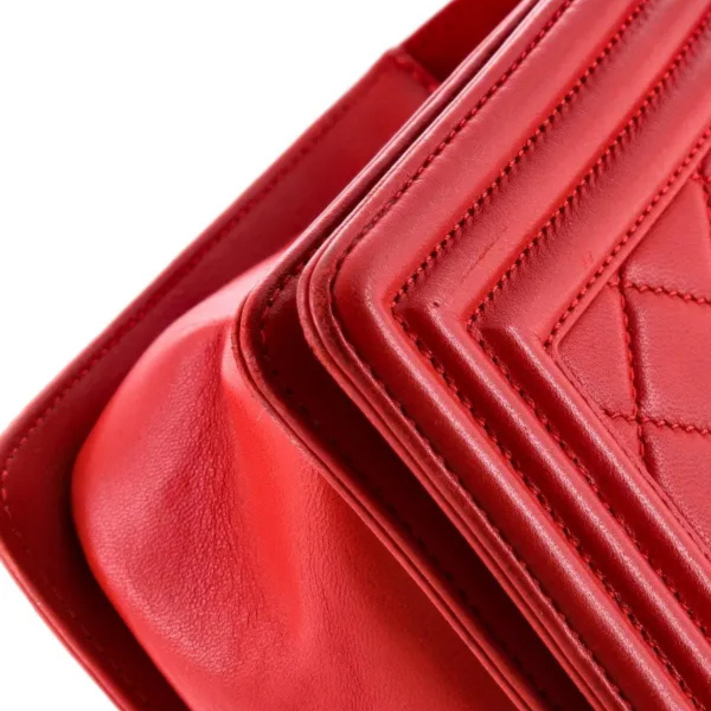 CHANEL MEDIUM LE BOY FLAP BAG IN RED LEATHER GHW