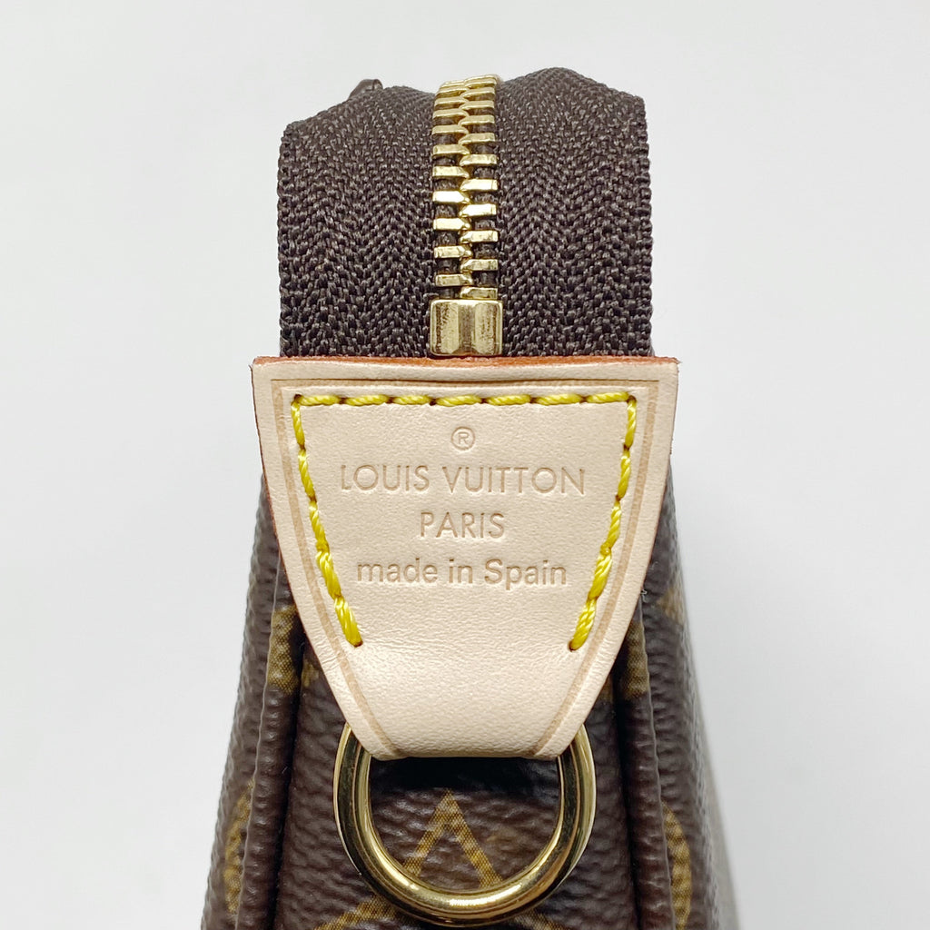 LOUIS VUITTON POCHETTE ACCESSORIES MONOGRAM