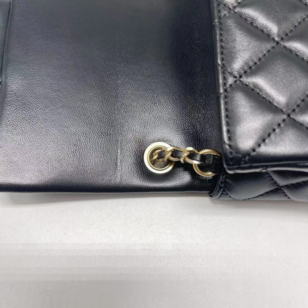 CHANEL 21B PEARL CRUSH MINI SQUARE FLAP BAG BLACK GHW