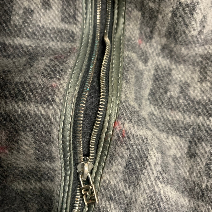 FENDI BAGUETTE IN SOFT TWEED GREY