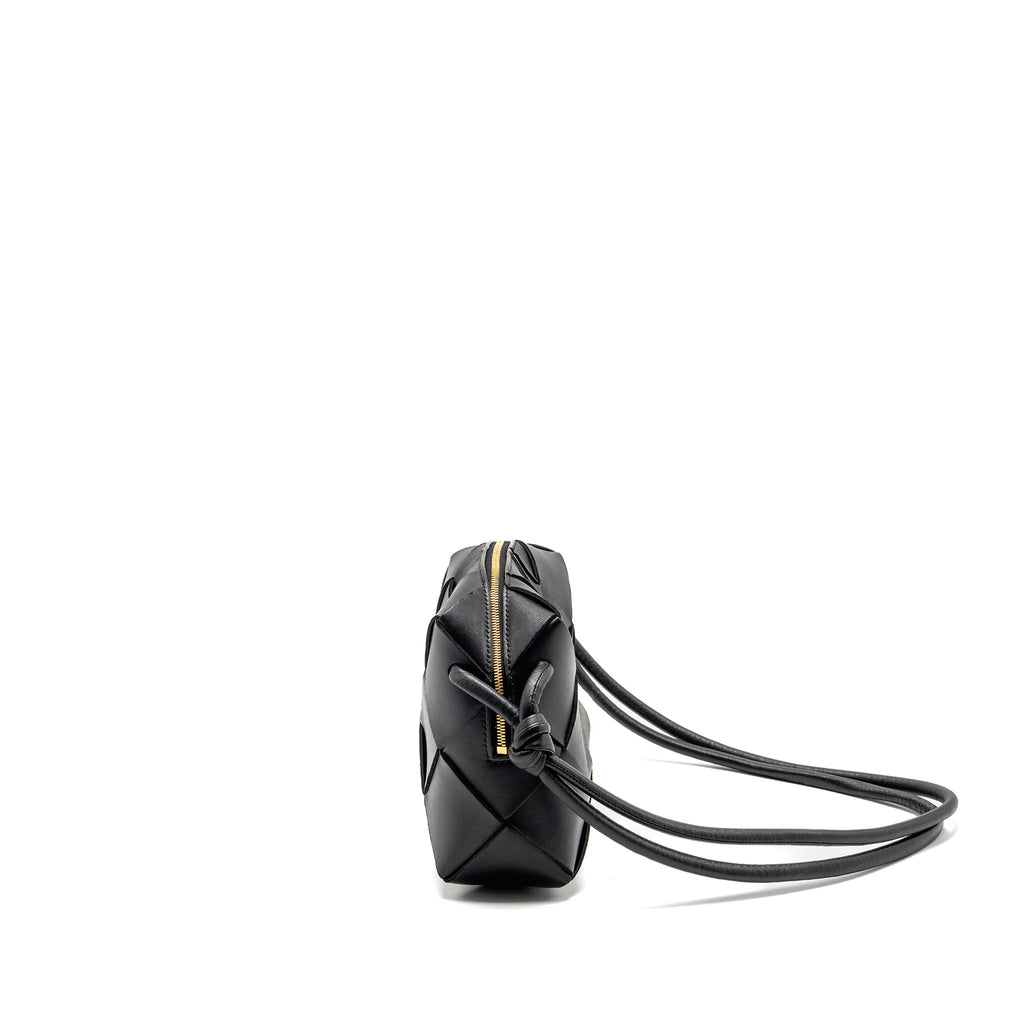 BOTTEGA VENETA CASSETTE CAMERA BAG SMOOTH INTRECCIO LEATHER BLACK GHW