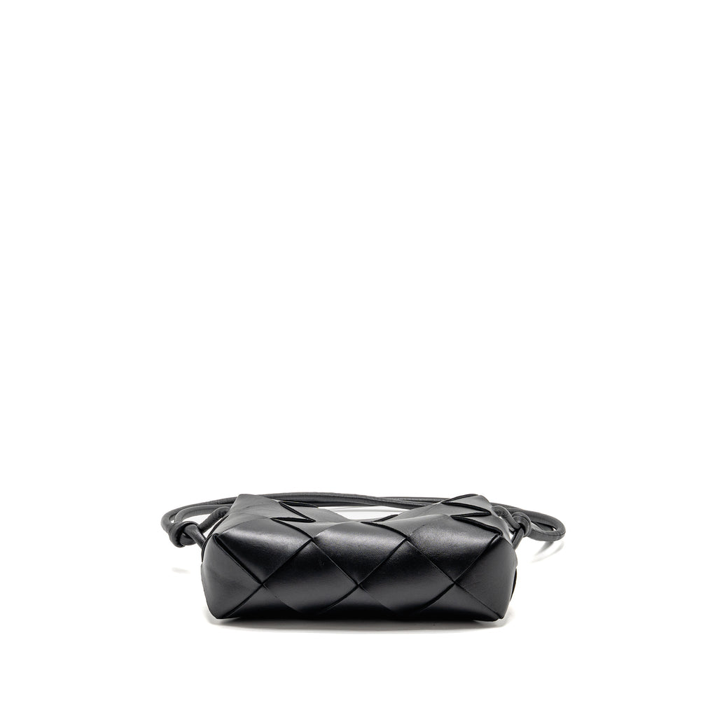 BOTTEGA VENETA CASSETTE CAMERA BAG SMOOTH INTRECCIO LEATHER BLACK GHW