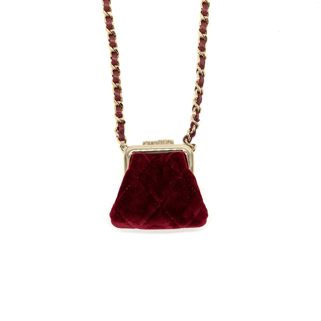 CHANEL 22B MINI CLUTCH VELVET RED GHW (MICROCHIP)