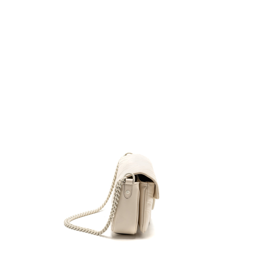 GUCCI MEDIUM GG MARMONT SHOULDER BAG WHITE MATELASSE CHEVRON LEATHER WITH WHITE HARDWARE