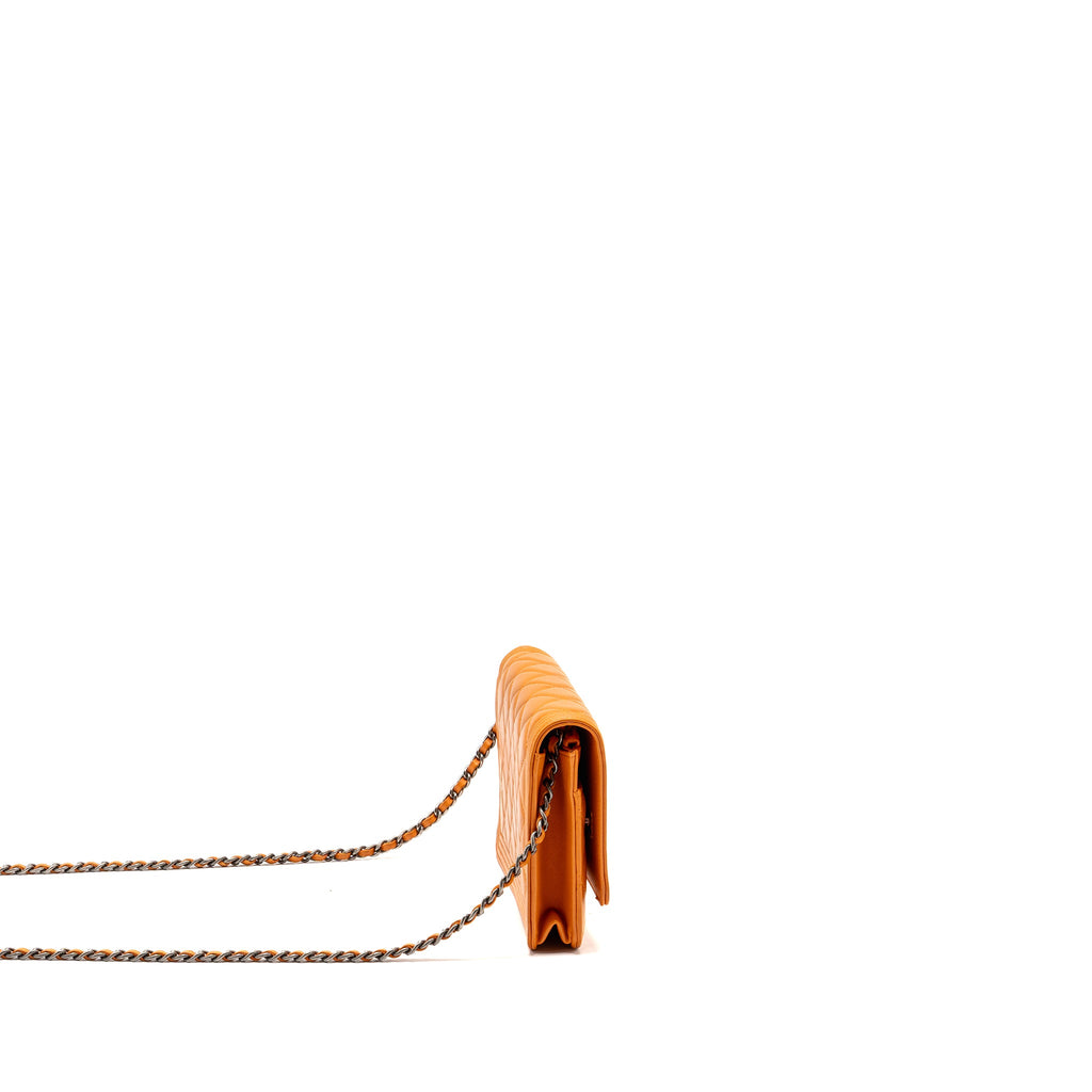 CHANEL BOY WALLET ON CHAIN LAMBSKIN ORANGE RUTHENIUM SILVER HARDWARE