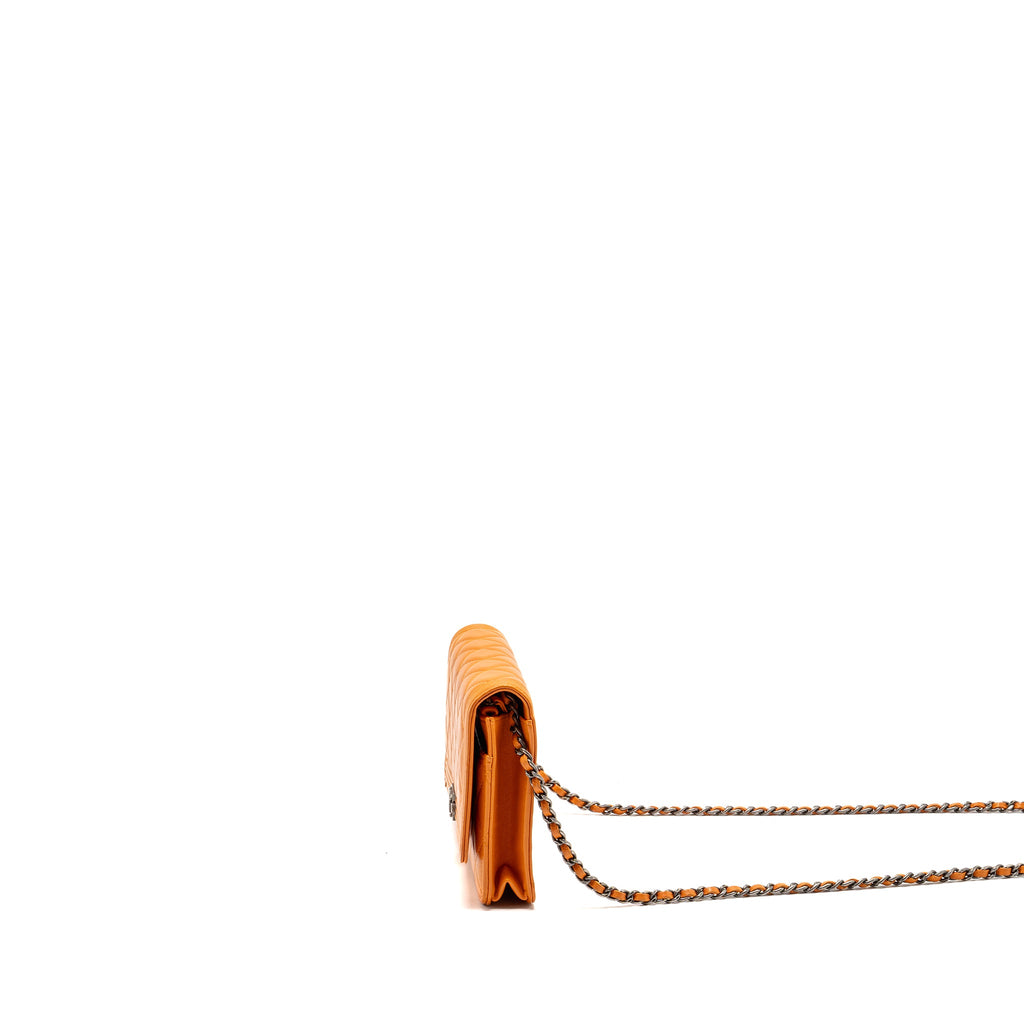 CHANEL BOY WALLET ON CHAIN LAMBSKIN ORANGE RUTHENIUM SILVER HARDWARE