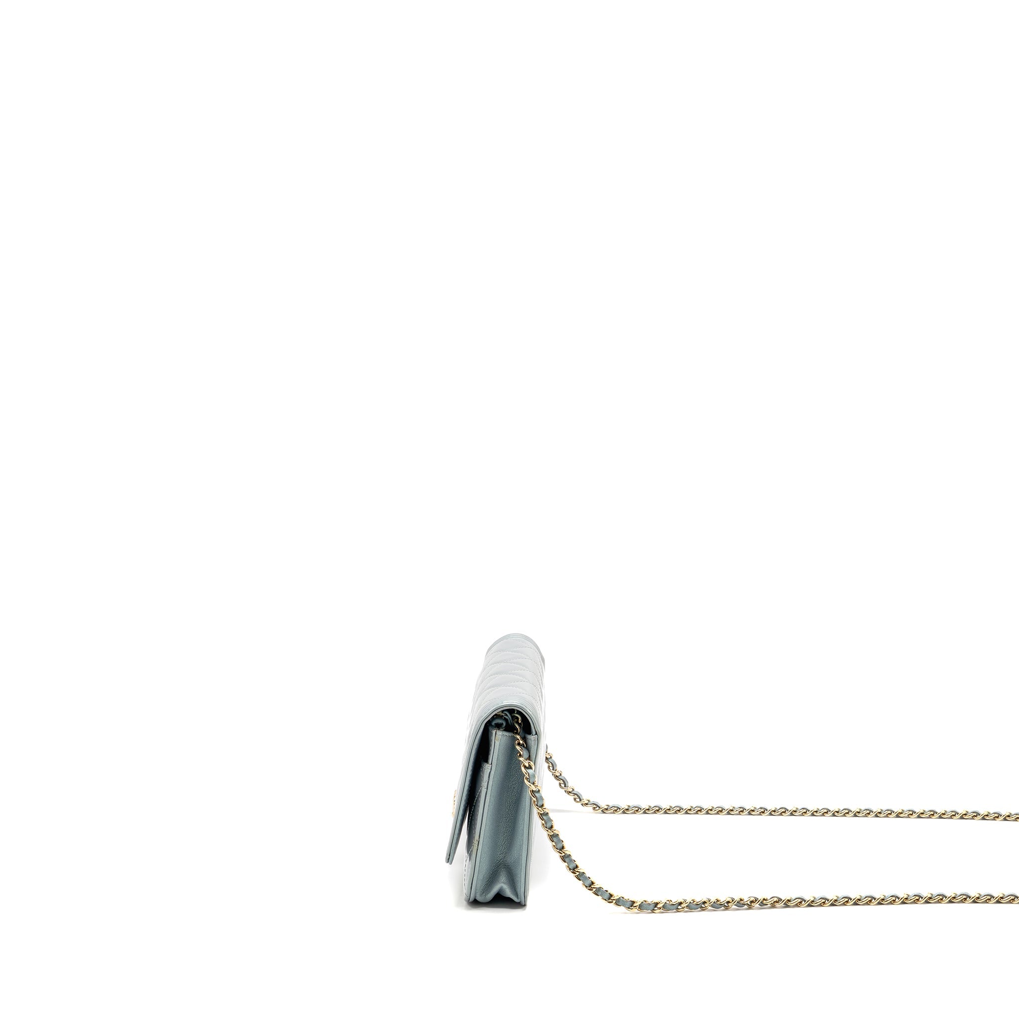 CHANEL BOY WALLET ON CHAIN PATENT CALFSKIN IRIDESCENT LIGHT BLUE LGHW