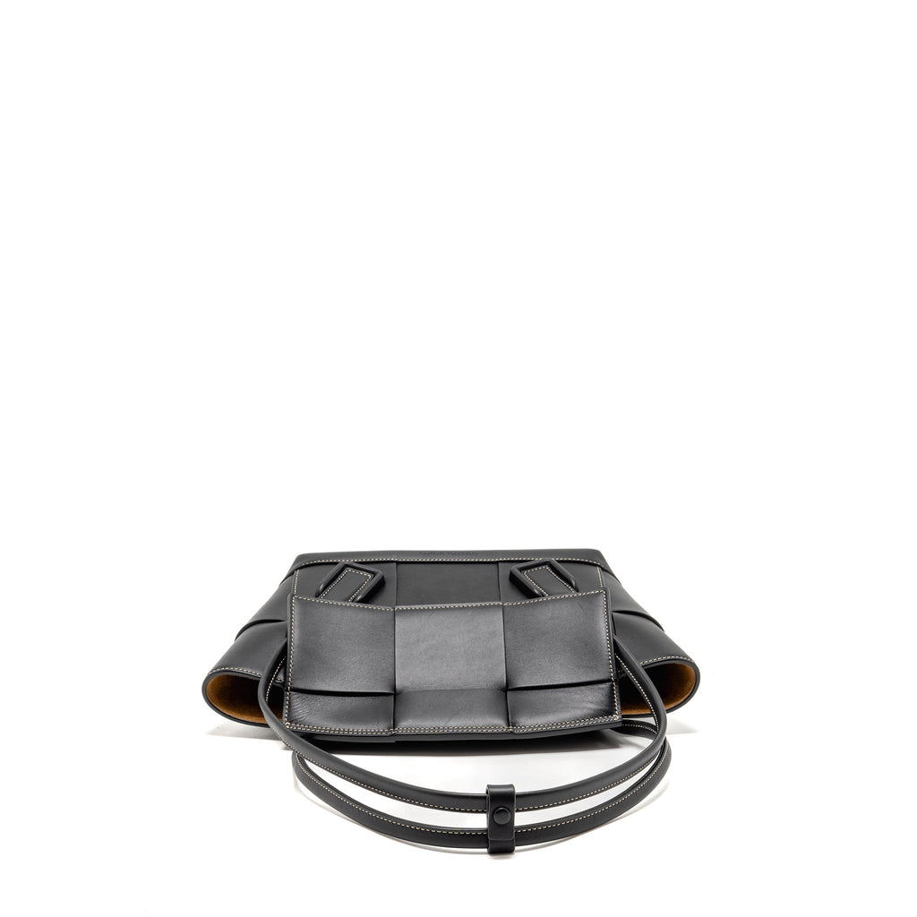 BOTTEGA VENETA SMALL ARCO BAG CALFSKIN BLACK SHW