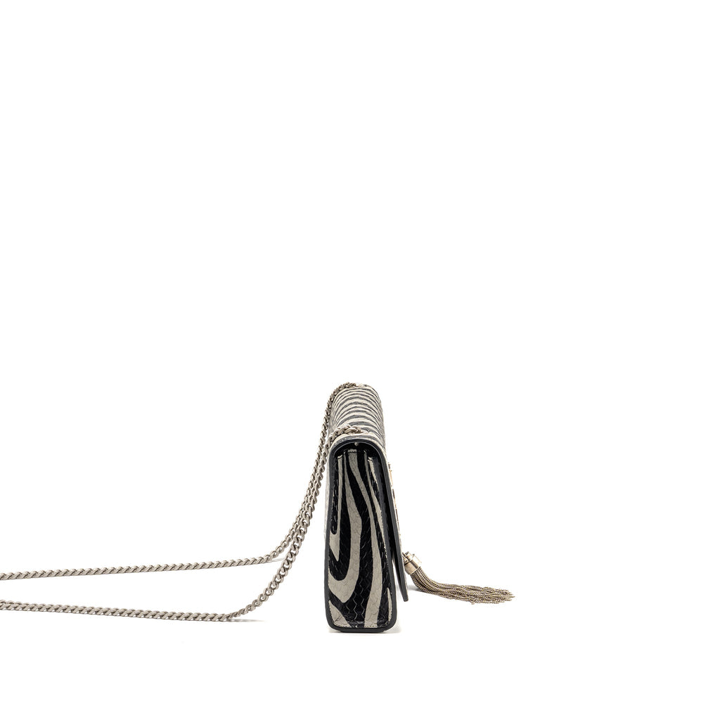 SAINT LAURENT/YSL MEDIUM KATE SHOULDER BAG WITH TASSEL EMBOSSED LEATHER BLACK/WHITE SHW