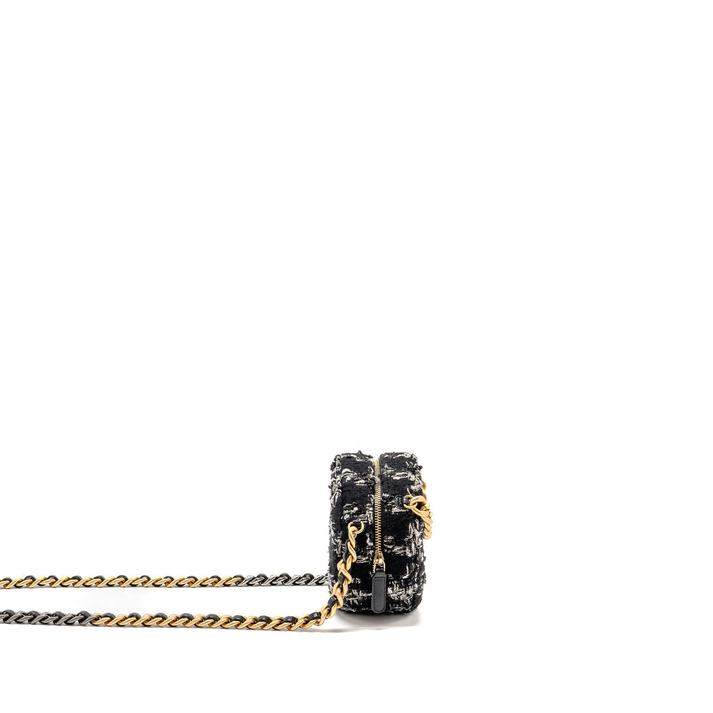 CHANEL 19 ROUND CLUTCH WITH CHAIN TWEED MULTICOLOUR GHW