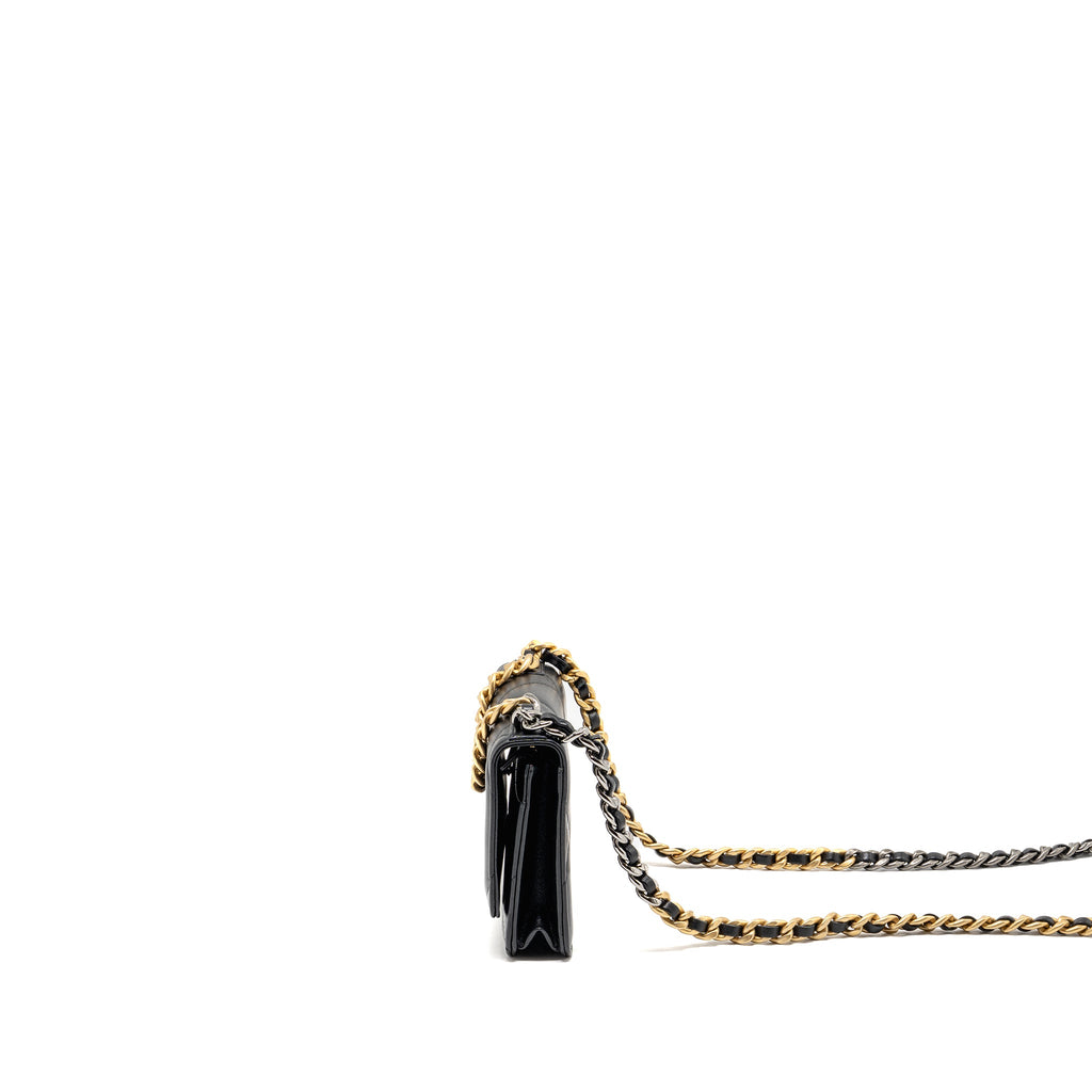 CHANEL 19 WALLET ON CHAIN LAMBSKIN BLACK MULTICOLOUR HARDWARE