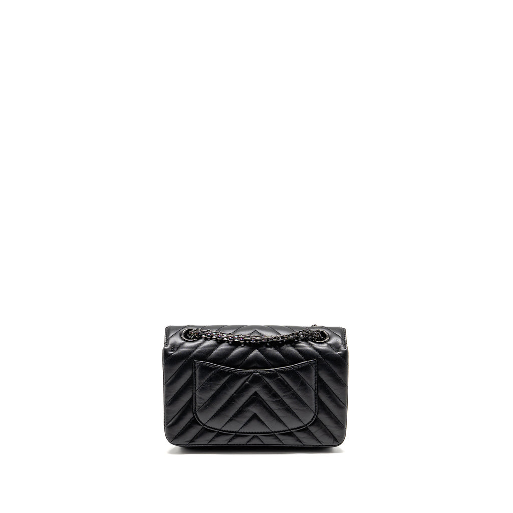 CHANEL MINI 2.55 REISSUE FLAP BAG CHEVRON AGED CALFSKIN SO BLACK