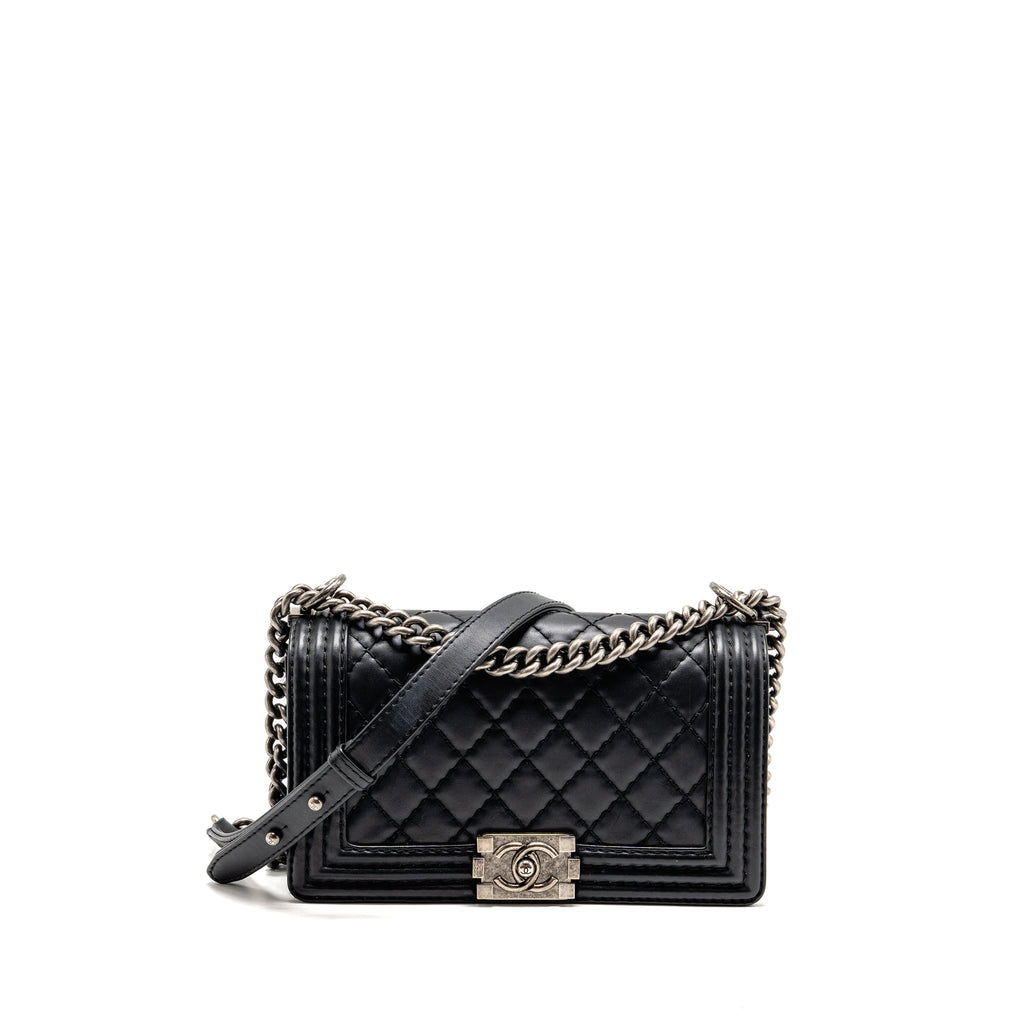 CHANEL MEDIUM BOY BAG CALFSKIN BLACK RUTHENIUM SHW