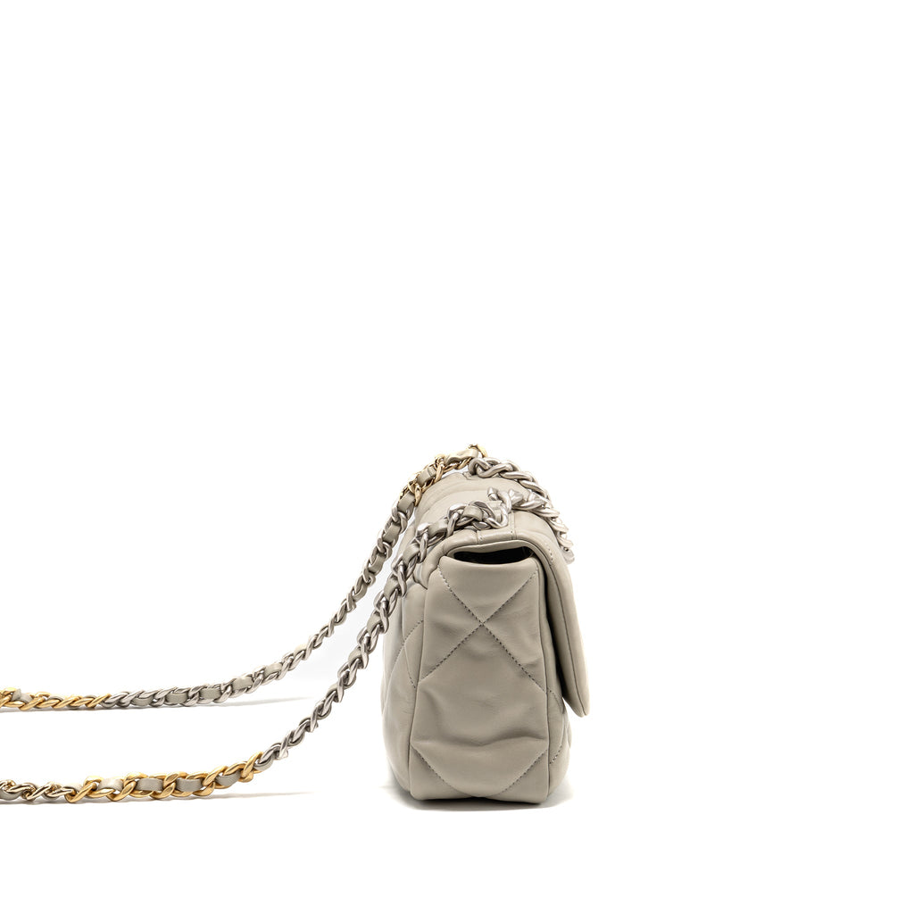 CHANEL SMALL 19 BAG LAMBSKIN LIGHT GREY MULTICOLOURED HARDWARE (MICROCHIP)