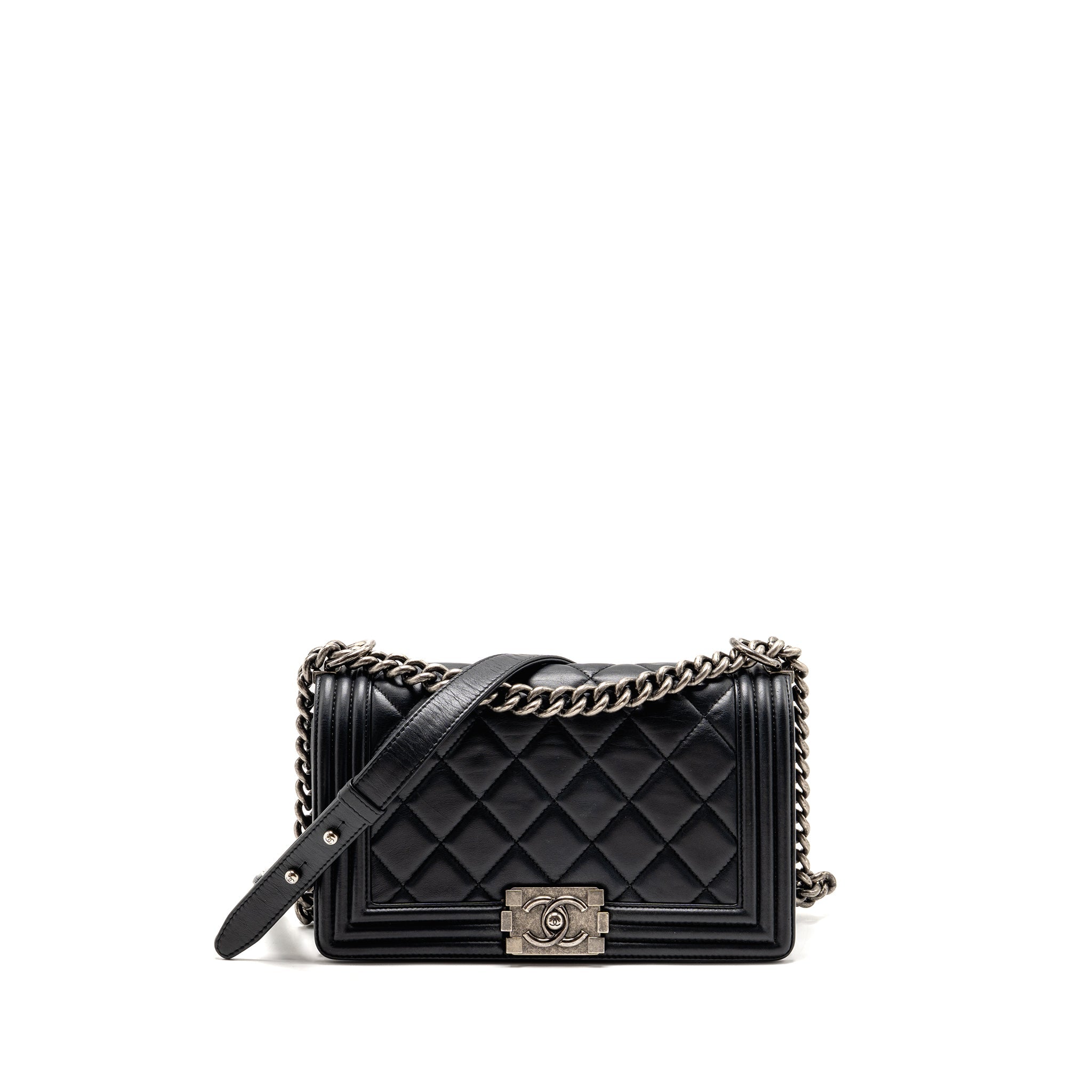 CHANEL MEDIUM BOY BAG CALFSKIN BLACK RUTHENIUM HARDWARE