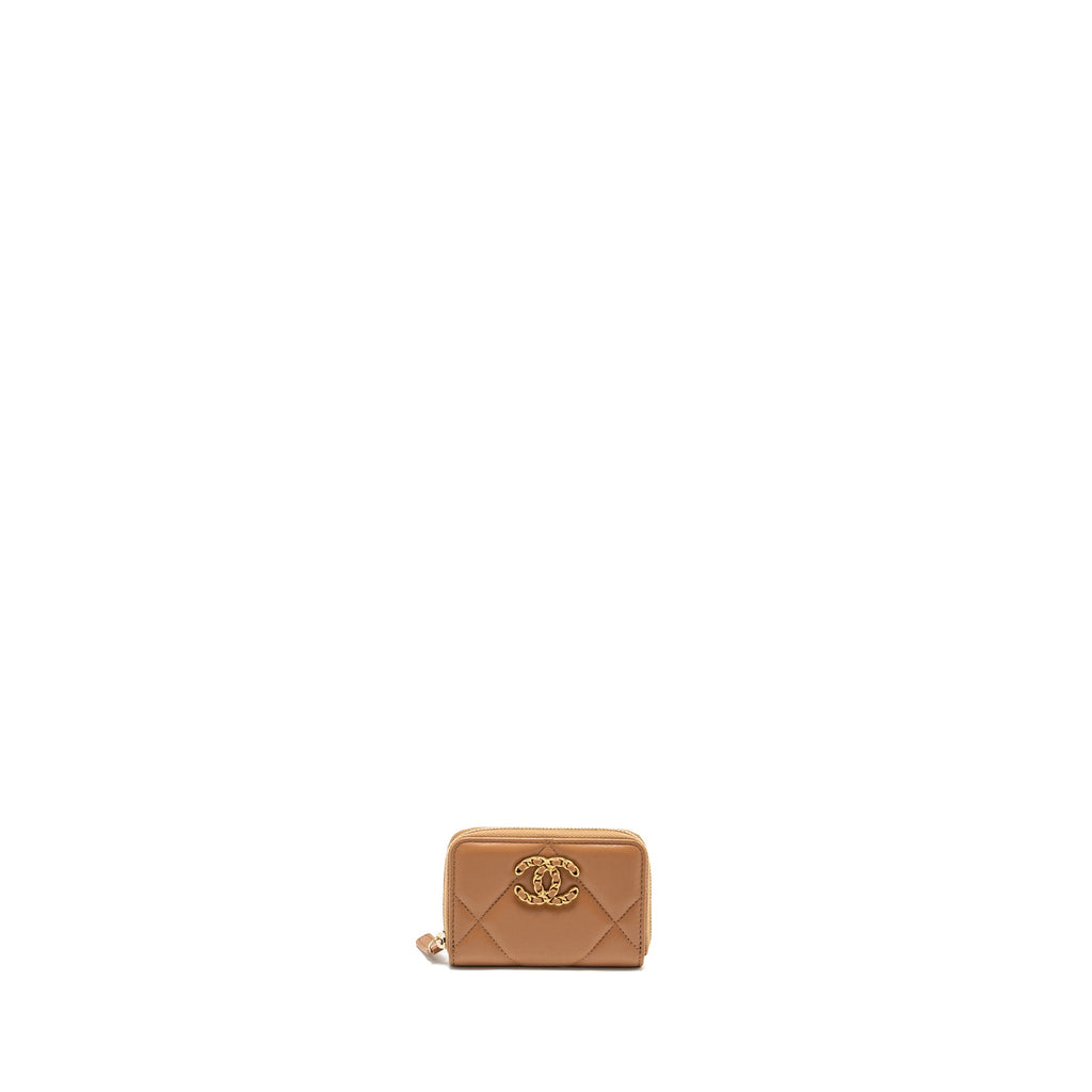 CHANEL 19 ZIP CARD HOLDER LAMBSKIN BEIGE GHW (MICROCHIP)