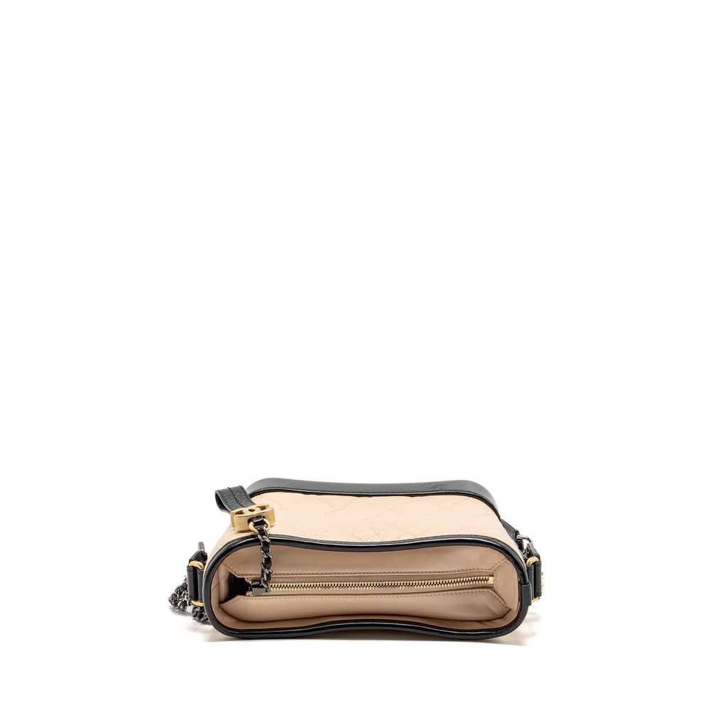 CHANEL SMALL GABRIELLE HOBO BAG AGED CALFSKIN BEIGE/BLACK MULTICOLOUR HARDWARE