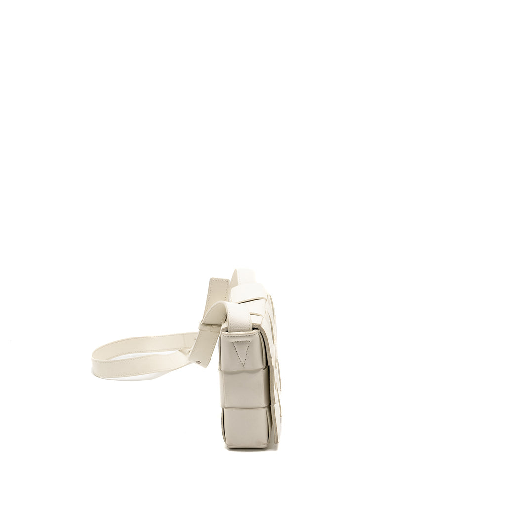 BOTTEGA VENETA SMALL CASSETTE BAG LAMBSKIN WHITE SHW