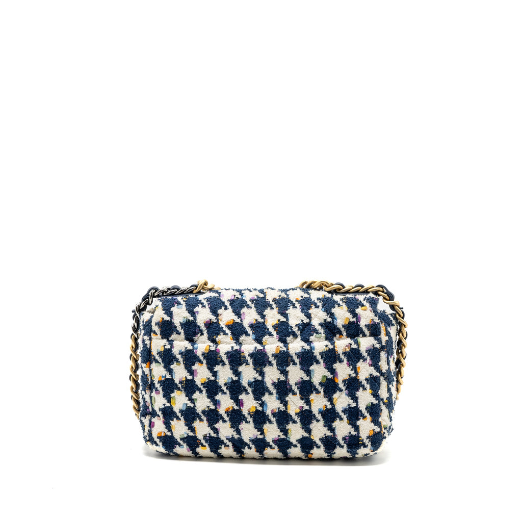 CHANEL SMALL 19 BAG FABRIC MULTICOLOUR BLUE / WHITE MULTICOLOUR HARDWARE