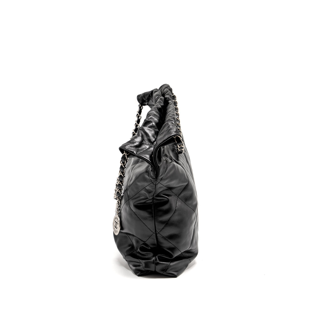 CHANEL MEDIUM 22 SHINY CALFSKIN BLACK SHW (MICROCHIP)