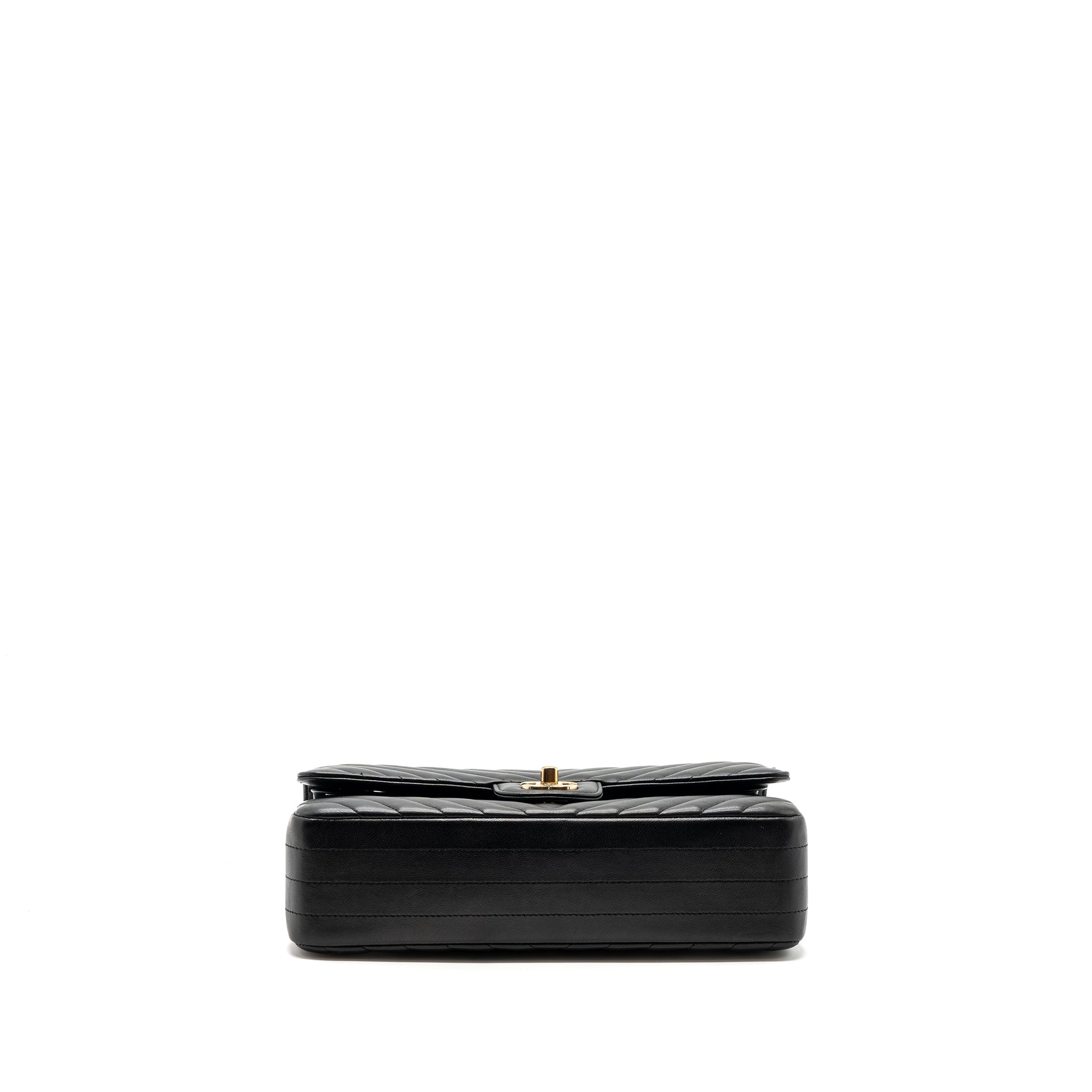 CHANEL MEDIUM CLASSIC DOUBLE FLAP BAG LAMBSKIN CHEVRON BLACK LGHW