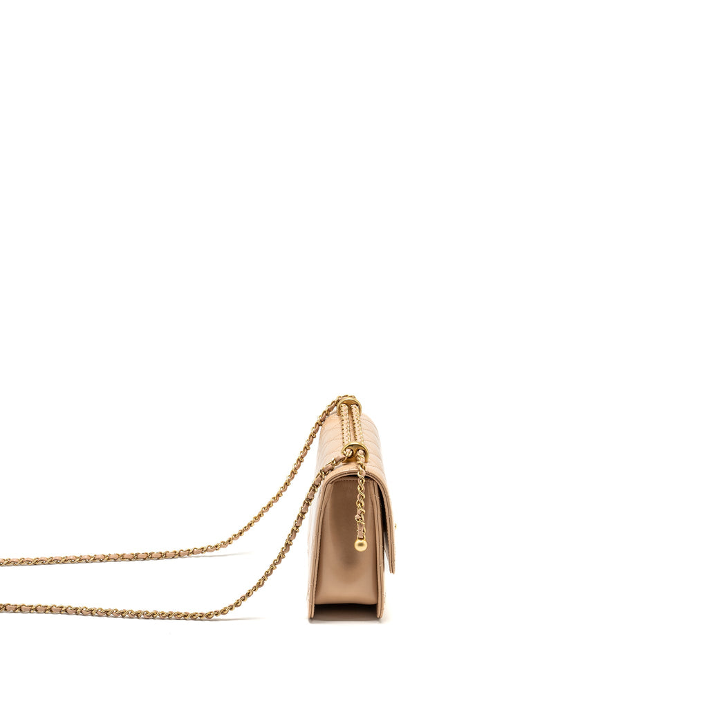 CHANEL 21A GOLD CRUSH FLAP BAG CALFSKIN BEIGE GHW (MICROCHIP)