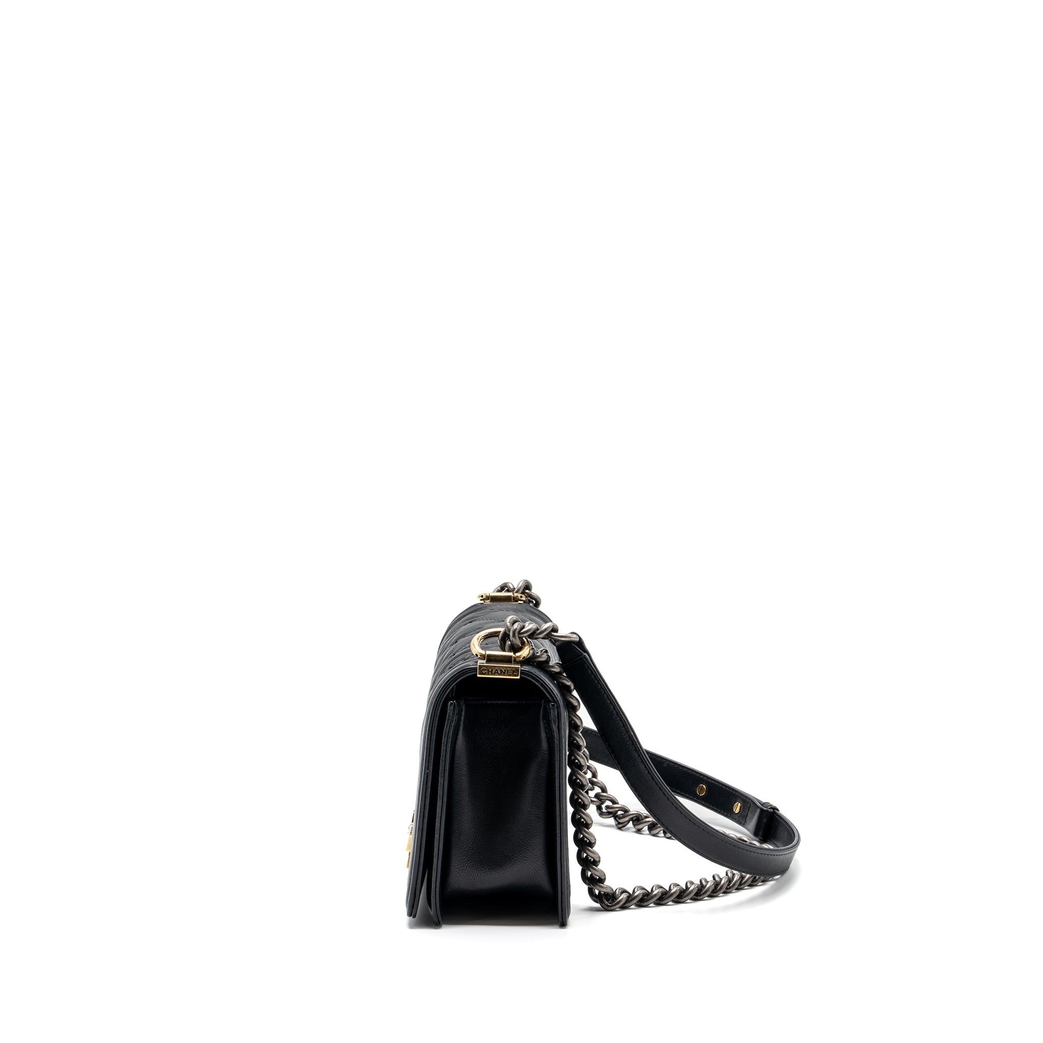 CHANEL MEDIUM BOY BAG CALFSKIN BLACK MULTICOLOUR HARDWARE