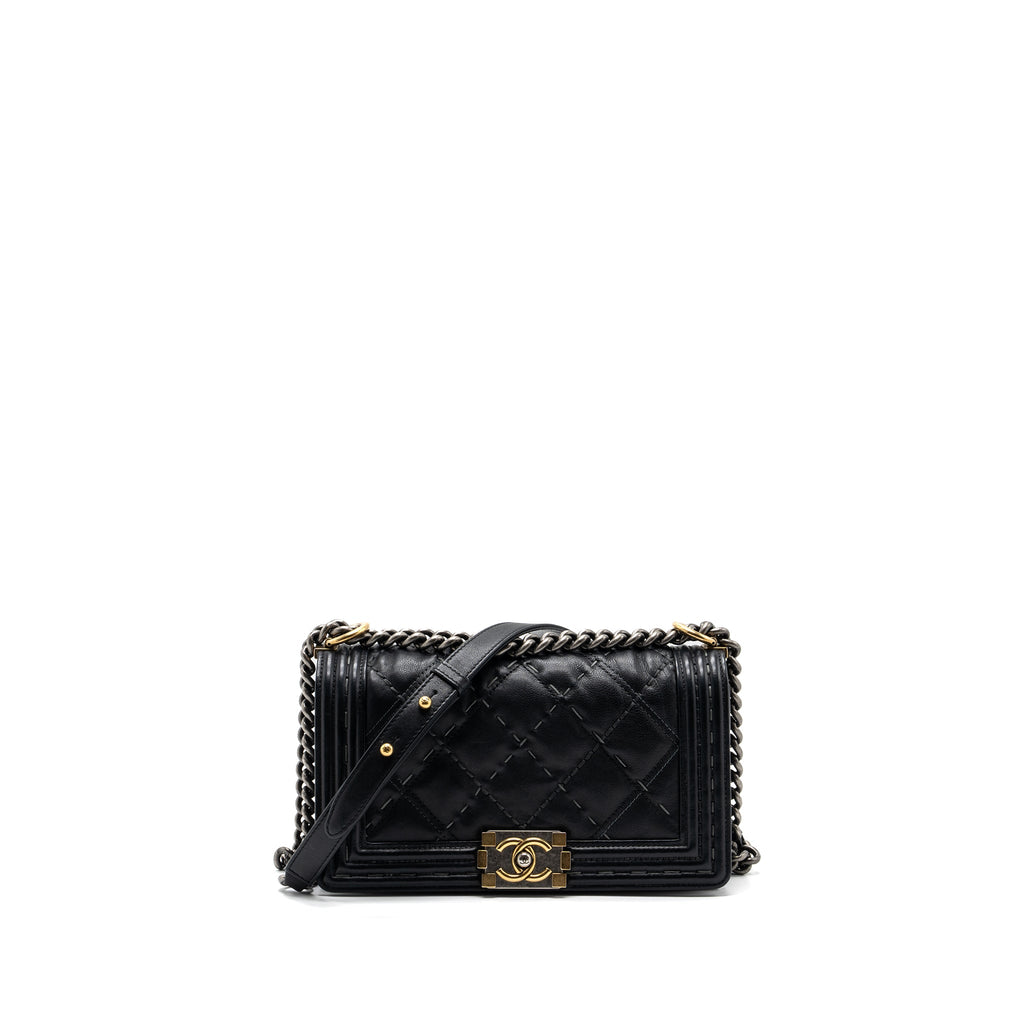 CHANEL MEDIUM BOY BAG CALFSKIN BLACK MULTICOLOUR HARDWARE
