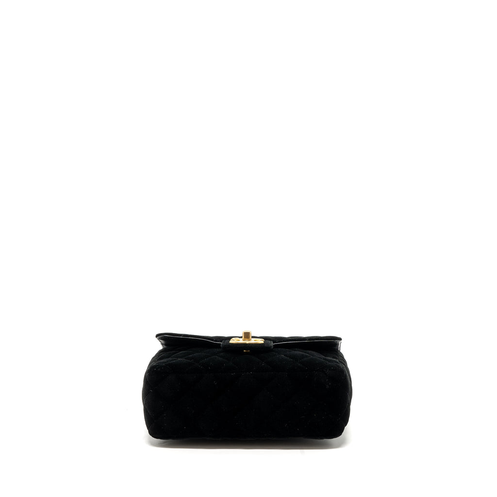 CHANEL 22B CHANEL ON CHAINS SQUARE FLAP BAG VELVET BLACK GHW (MICROCHIP)