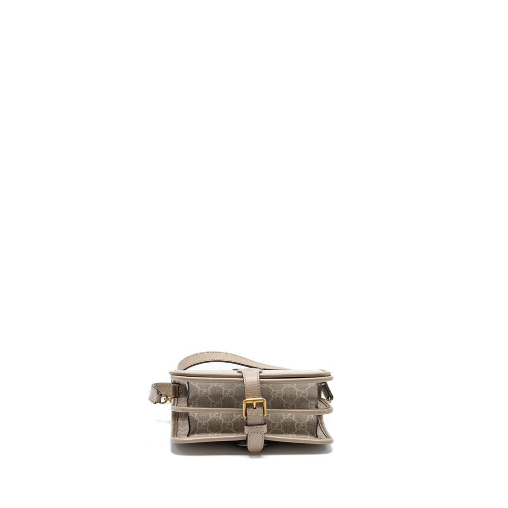 GUCCI INTERLOCK GG LOGO CROSSBODY MESSANGER BAG CANVAS/ CALFSKIN LIGHT GREY GHW