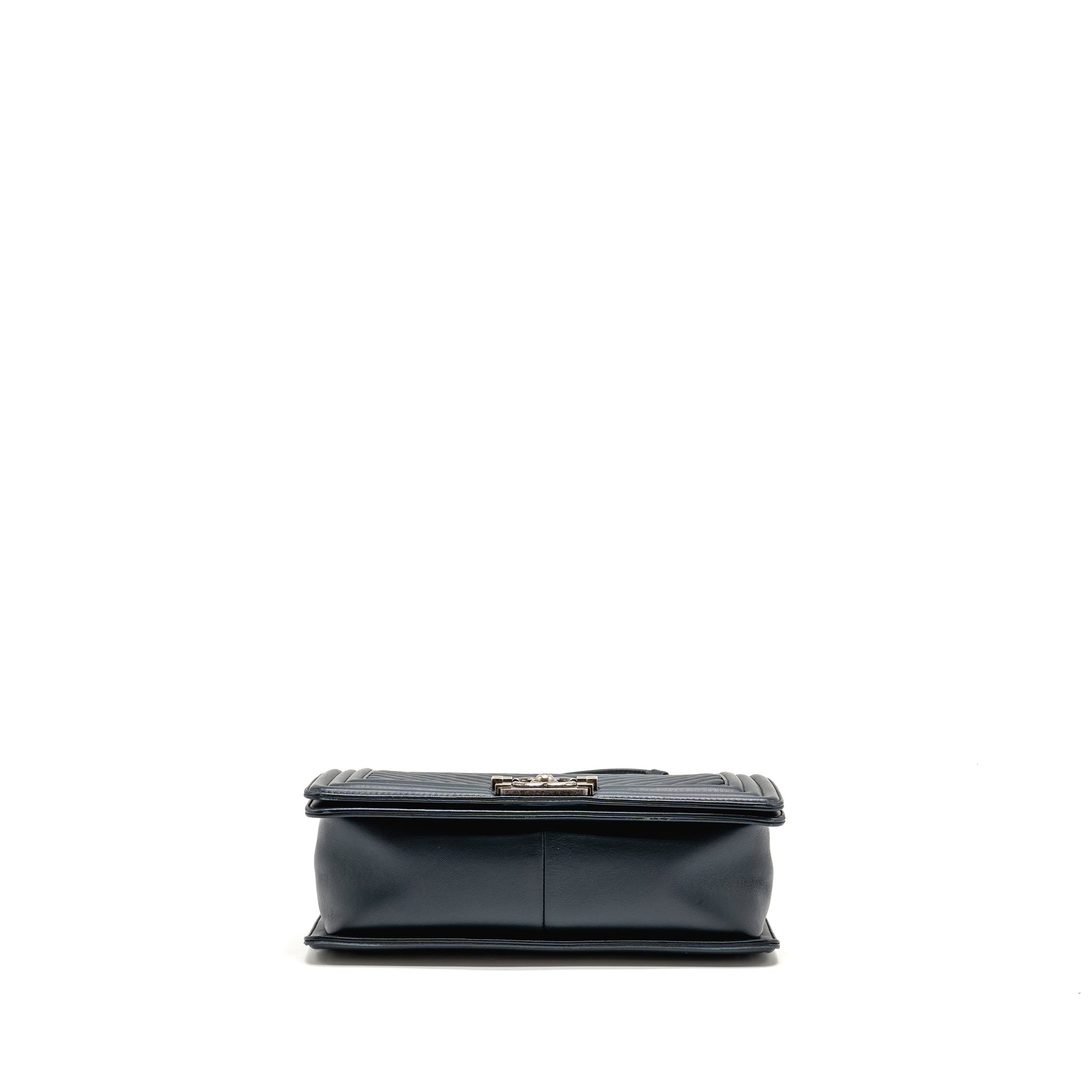 CHANEL MEDIUM BOY BAG CHEVRON LAMBSKIN DARK BLUE SHW