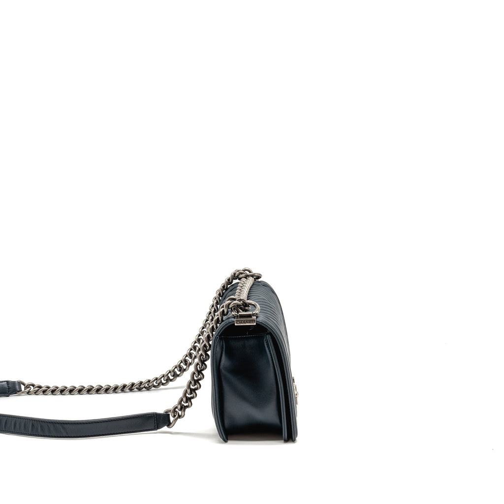CHANEL MEDIUM BOY BAG CHEVRON LAMBSKIN DARK BLUE SHW