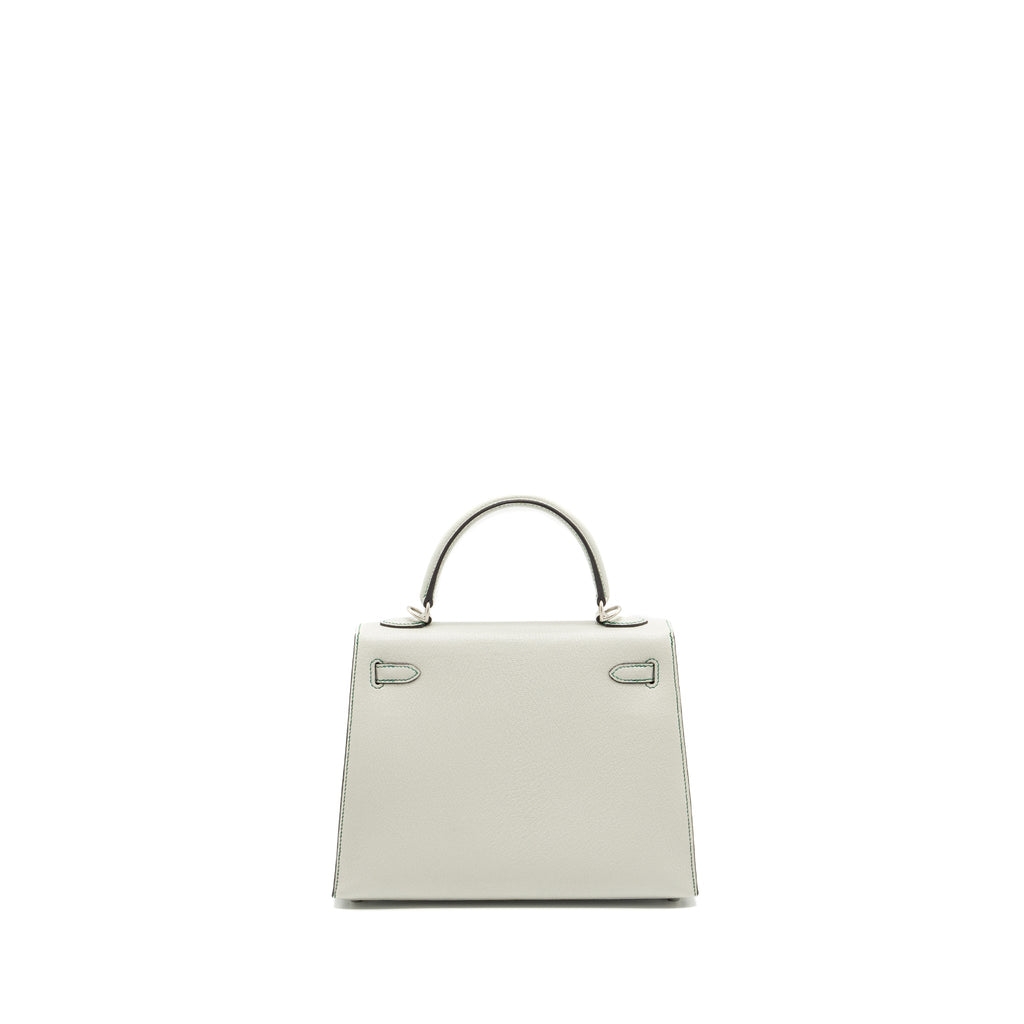 HERMES KELLY 25 SPECIAL ORDER CHÈVRE MYSORE GRIS PERLE/MALACHITE/VERT EMERAUDE BRUSHED SHW