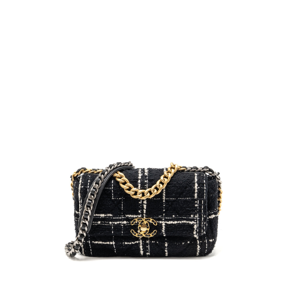 CHANEL SMALL 19 BAG TWEED BLACK / WHITE MULTICOLOUR HARDWARE (MICROCHIP)