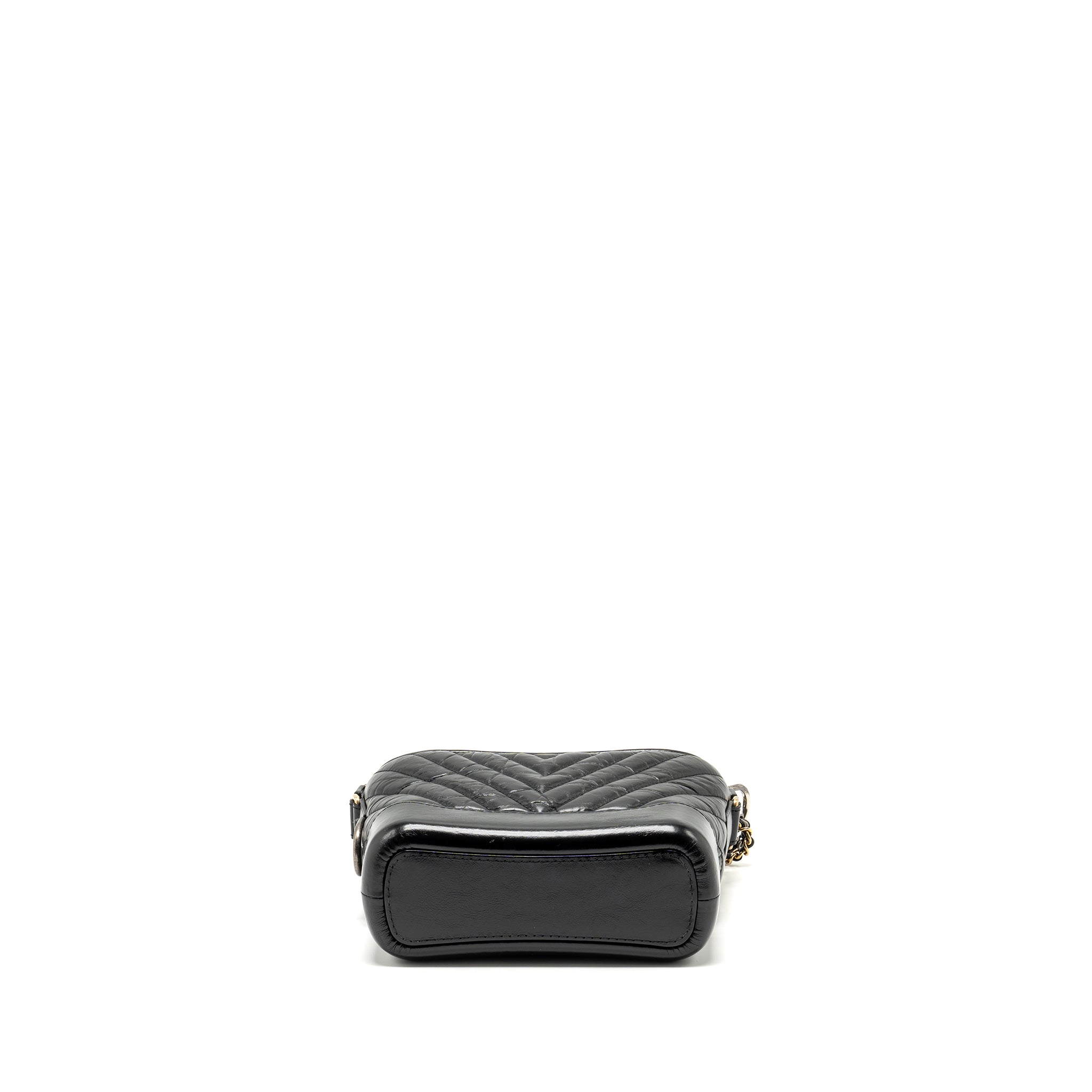 CHANEL SMALL CHEVRON GABRIELLE HOBO BAG CALFSKIN BLACK MULTICOLOUR HARDWARE