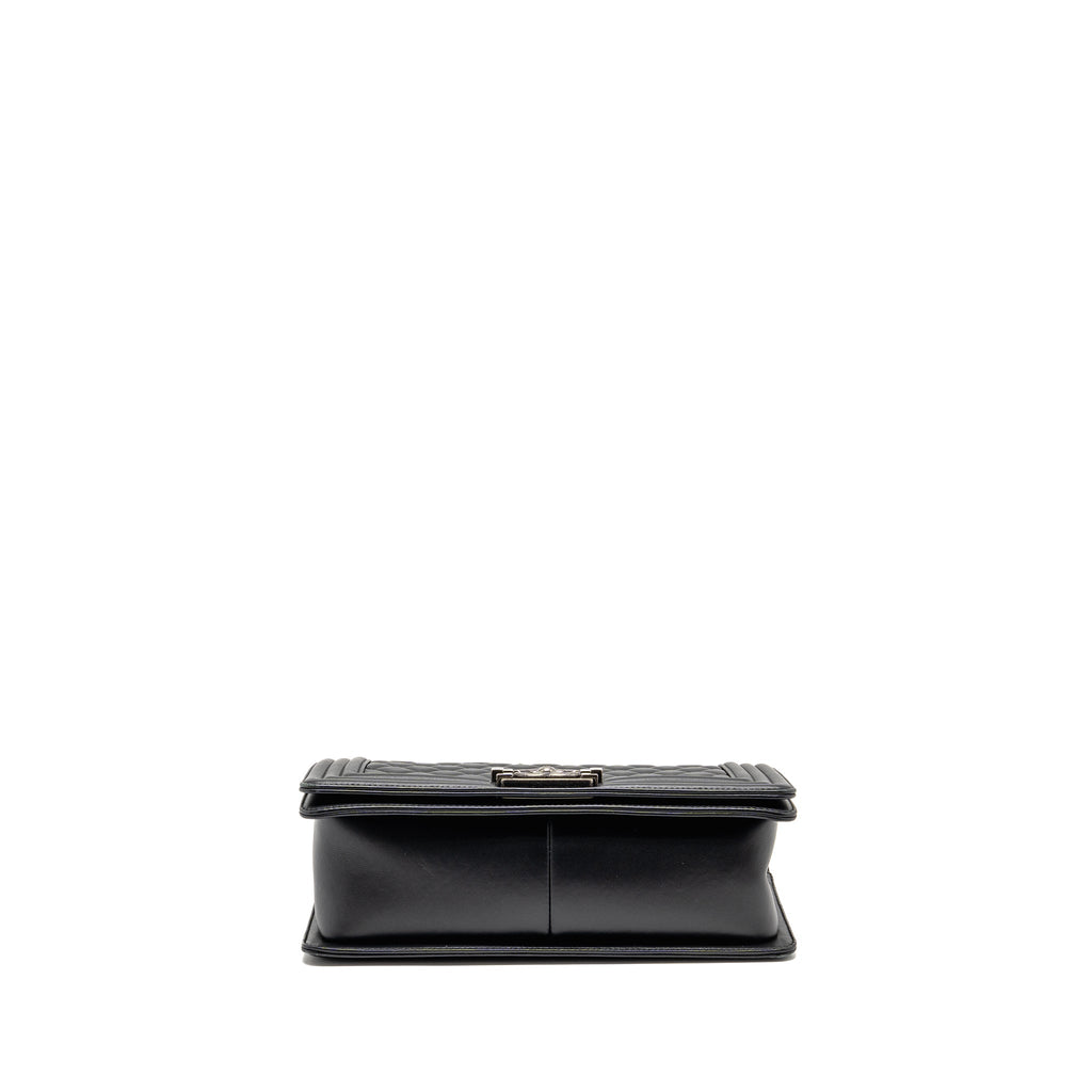 CHANEL MEDIUM BOY BAG CALFSKIN BLACK RUTHENIUM SHW