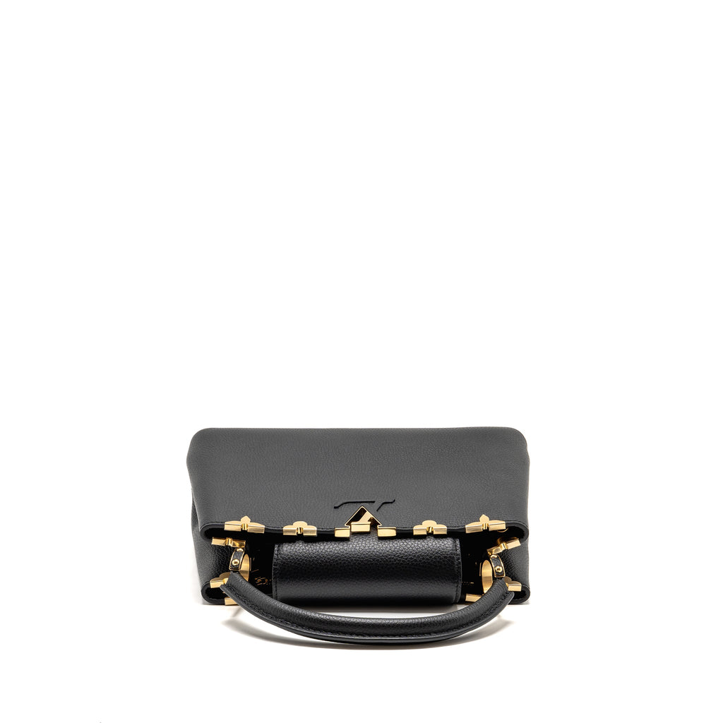 LOUIS VUITTON CAPUCINES MM TAURILLON LEATHER BLACK GHW