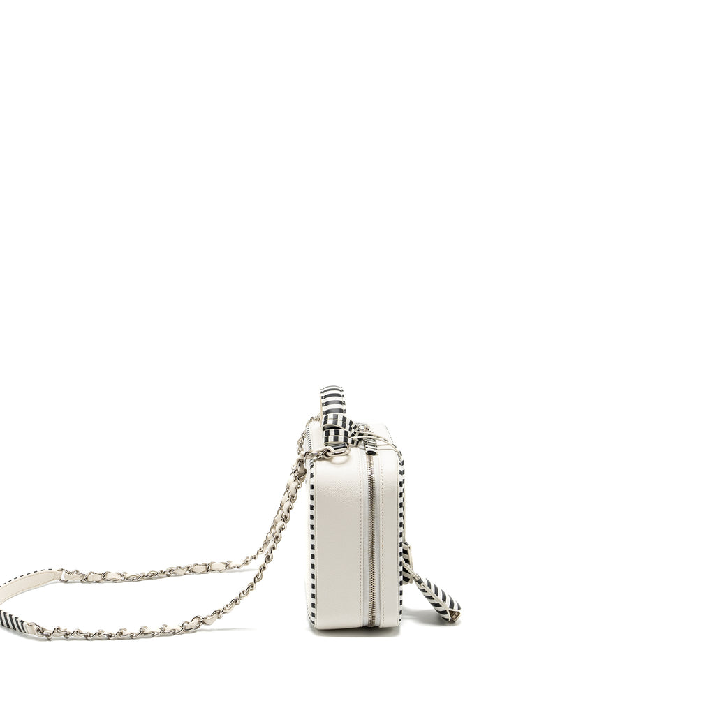 CHANEL MEDIUM FILIGREE CAMERA BAG CAVIAR WHITE/BLACK SHW