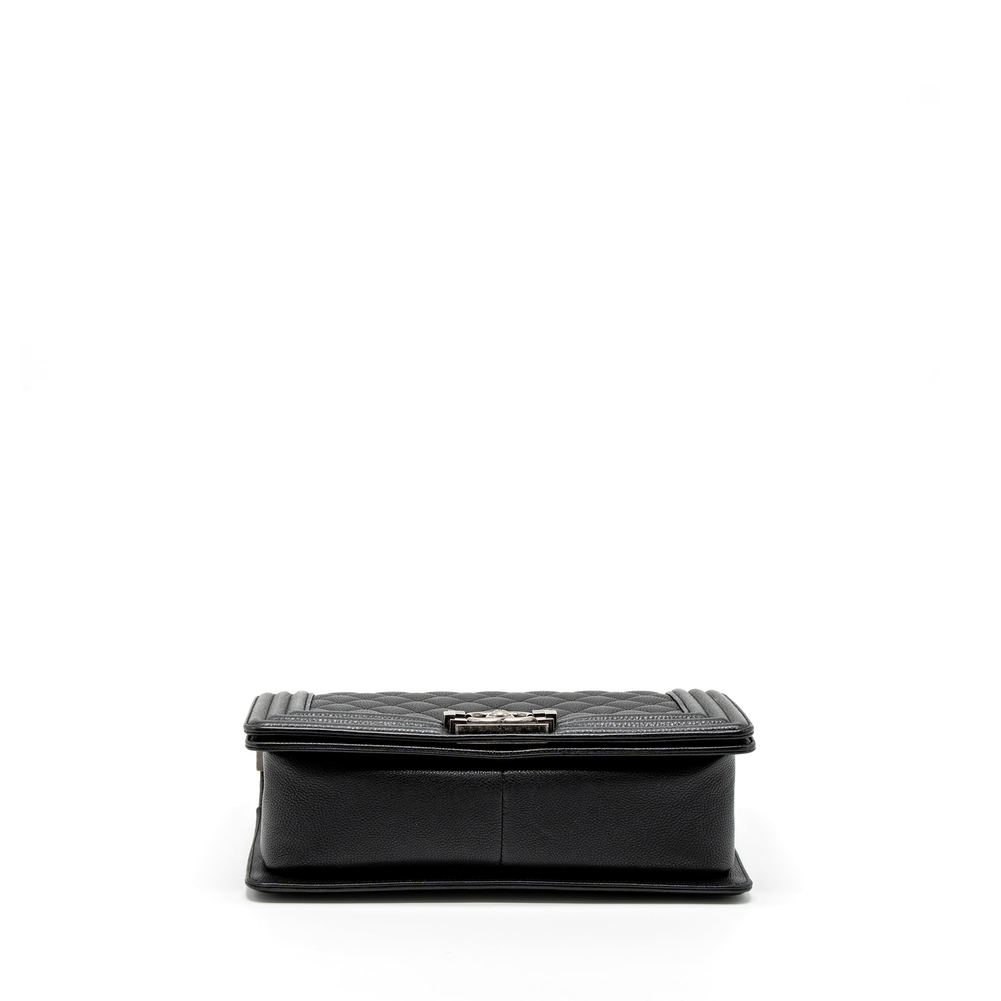 CHANEL MEDIUM BOY BAG GRAINED CALFSKIN BLACK RUTHENIUM HARDWARE