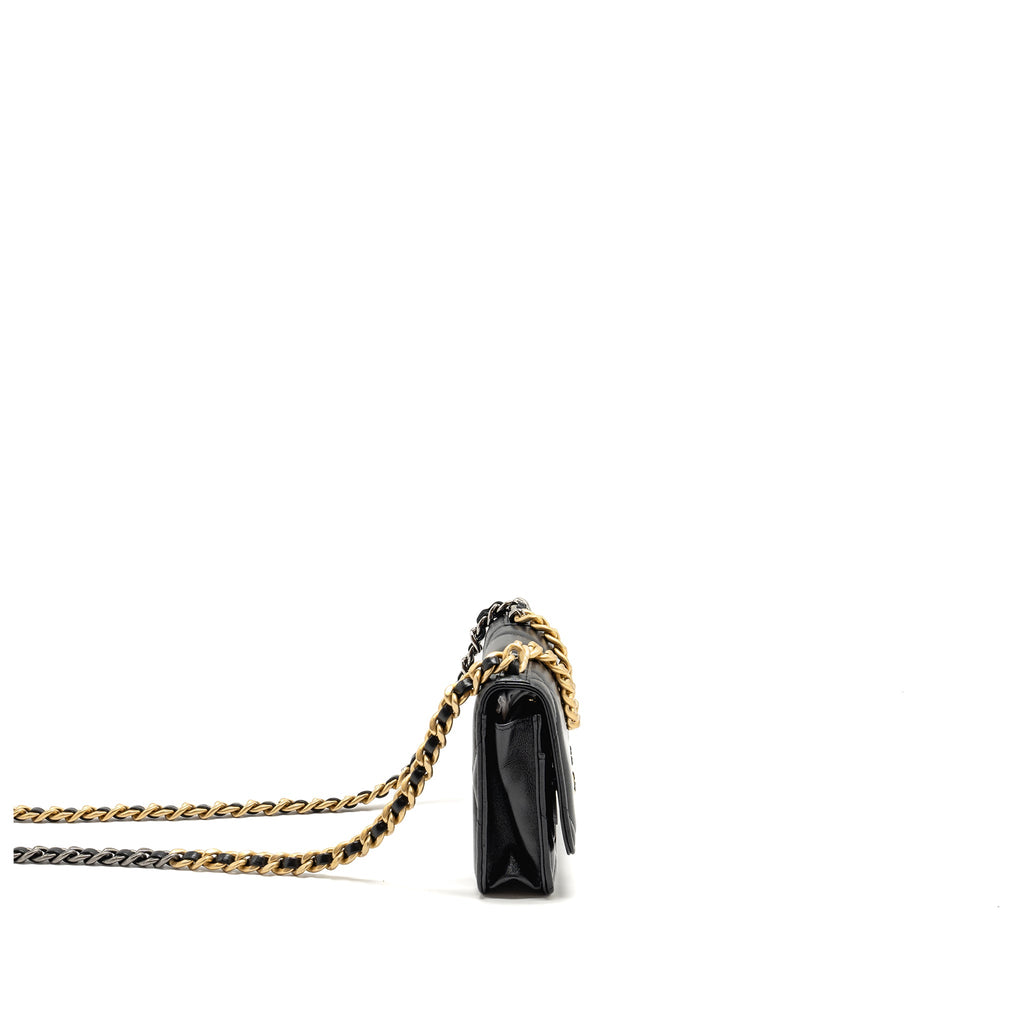 CHANEL 19 WALLET ON CHAIN LAMBSKIN BLACK MULTICOLOUR HARDWARE