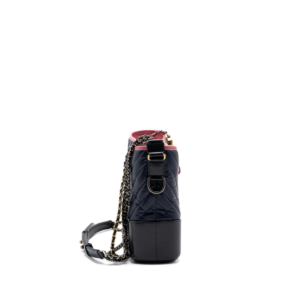CHANEL LARGE GABRIELLE HOBO BAG CHEVRON CALFSKIN MULTICOLOR DARK BLUE/ DARK GREY / PINK WITH MULTICOLOURED HARDWARE