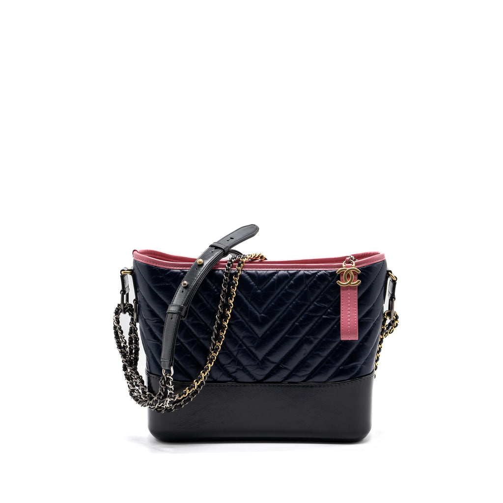 CHANEL LARGE GABRIELLE HOBO BAG CHEVRON CALFSKIN MULTICOLOR DARK BLUE/ DARK GREY / PINK WITH MULTICOLOURED HARDWARE