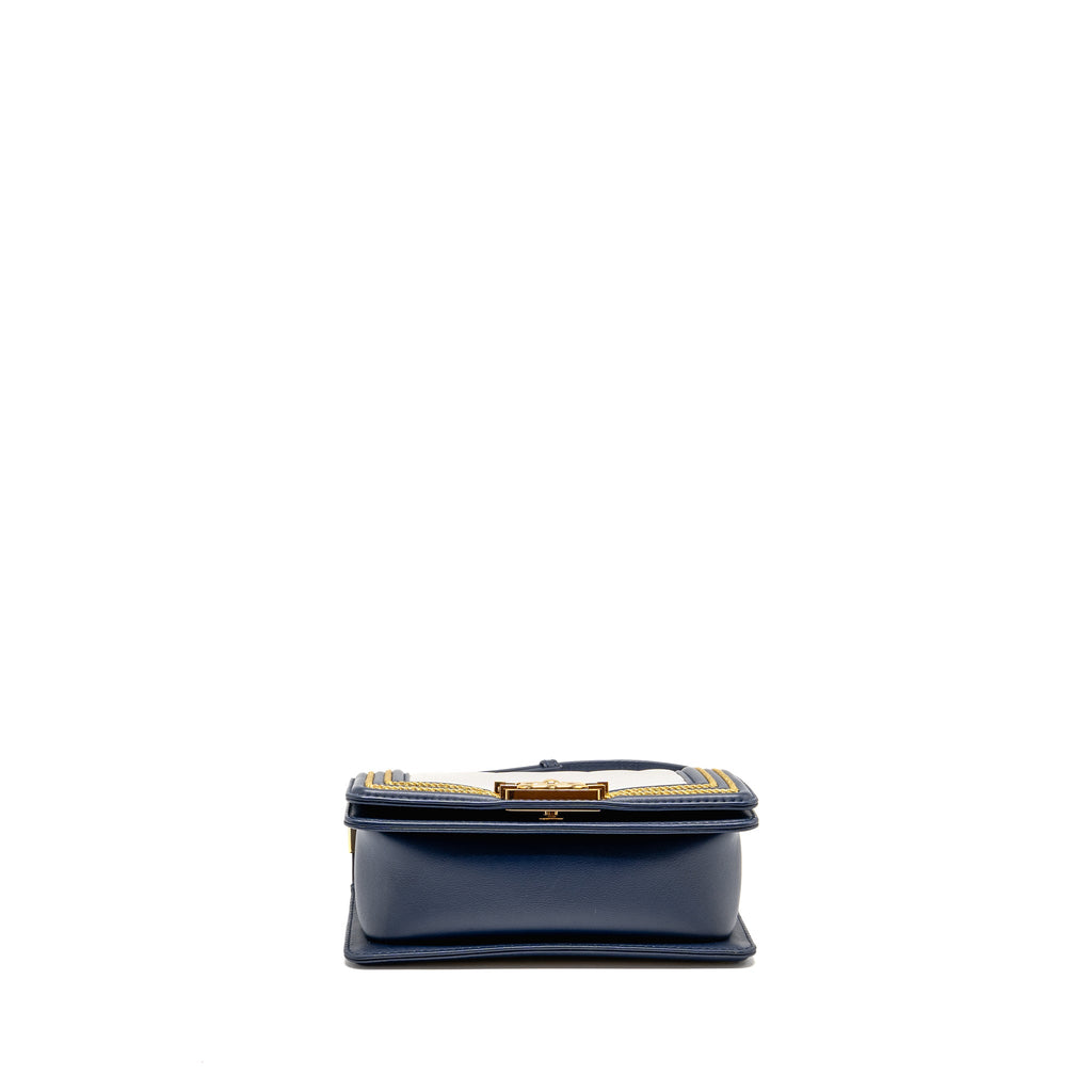 CHANEL SMALL CHEVRON BOY BAG CALFSKIN WHITE/NAVY GHW