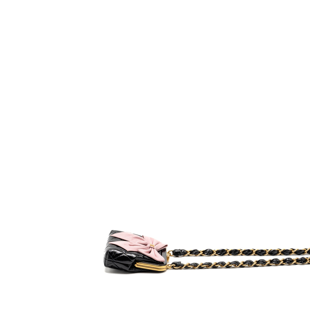 CHANEL 24A BOW KNOT CLUTCH WITH CHAIN PATENT CRUMPLED LAMBSKIN / SHINY LAMBSKIN BLACK / PINK GHW (MICROCHIP)