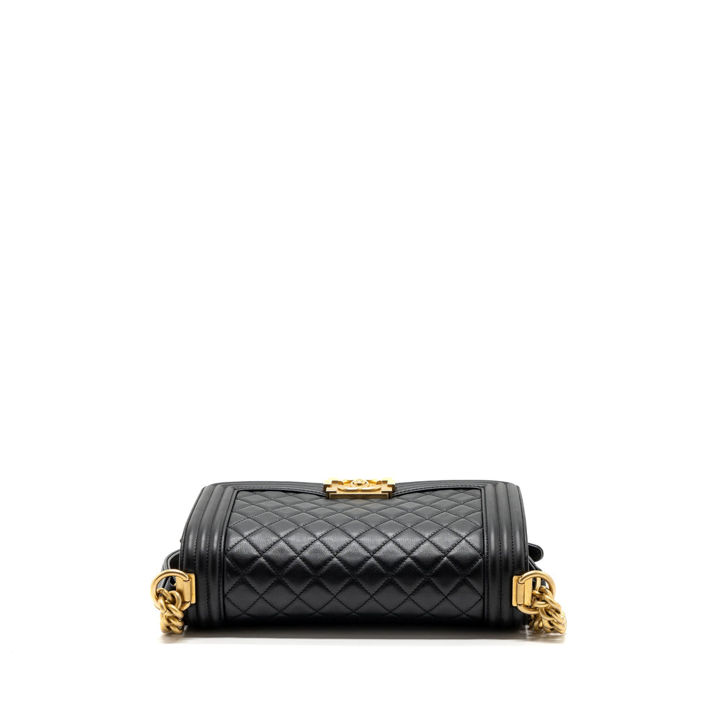 CHANEL MEDIUM BOY BAG CALFSKIN BLACK GHW