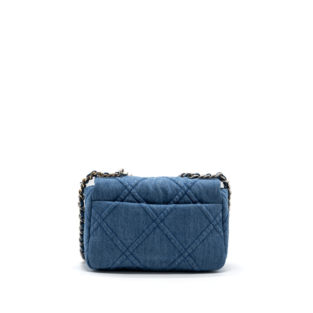 CHANEL SMALL 19 BAG BLUE DENIM MULTICOLOUR HARDWARE (MICROCHIP)