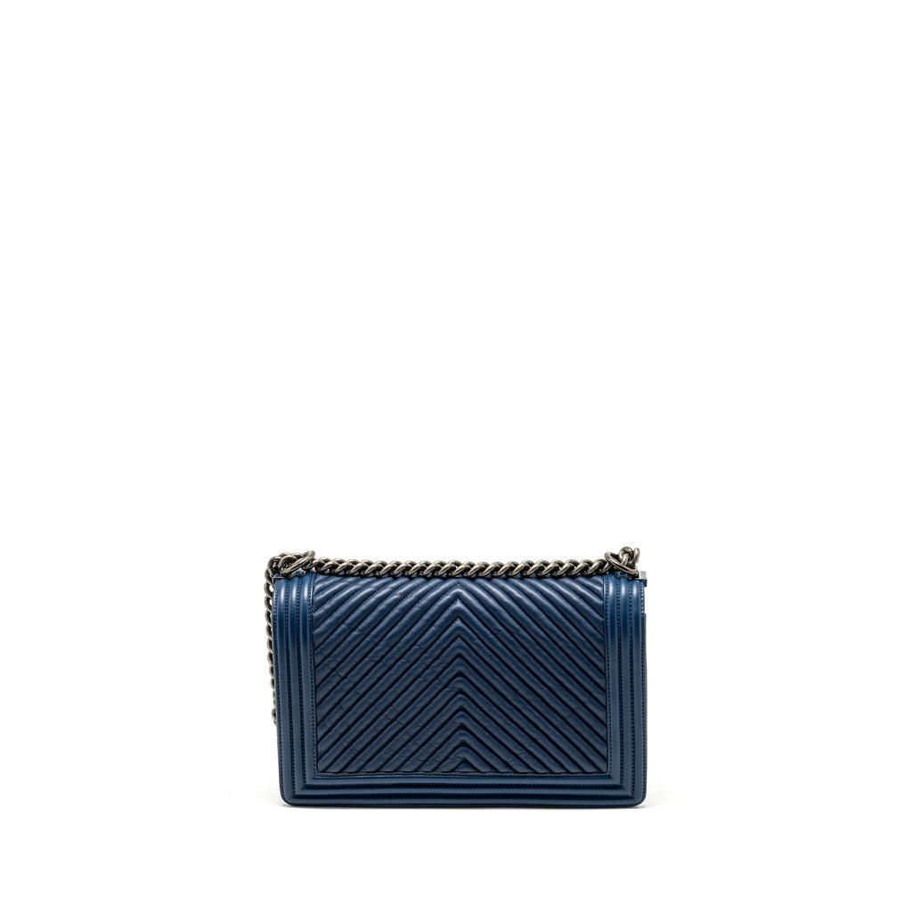 CHANEL NEW MEDIUM BOY BAG CHEVRON LAMBSKIN BLUE RUTHENIUM SHW