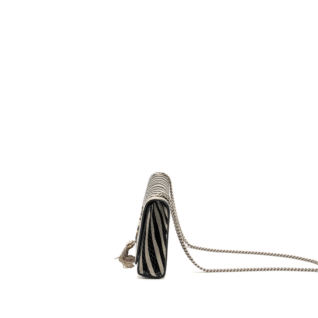 SAINT LAURENT/YSL MEDIUM KATE SHOULDER BAG WITH TASSEL EMBOSSED LEATHER BLACK/WHITE SHW